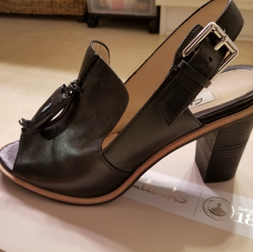 Clarks open toe Sandals